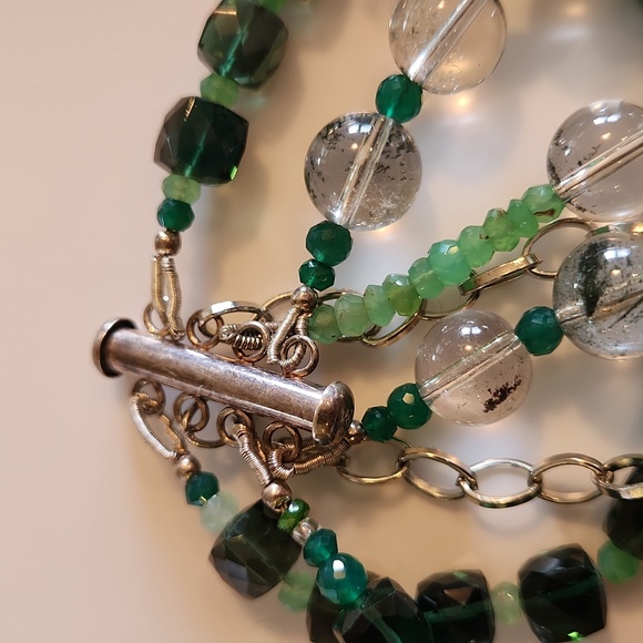 7.5" bracelet in greens with sterling tube clasp - Picture 4 of 4